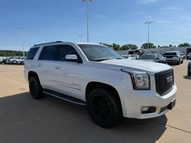 Used 2016 WHITE FROST TRICOAT GMC Denali image 1