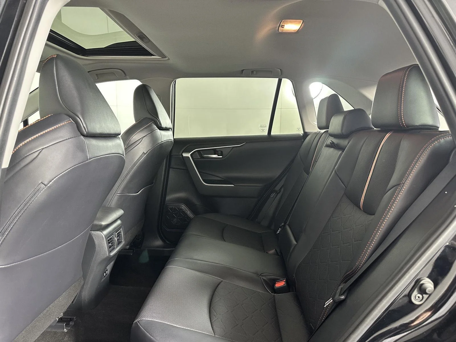 Used 2019 Midnight Black Metallic Toyota Adventure image 21