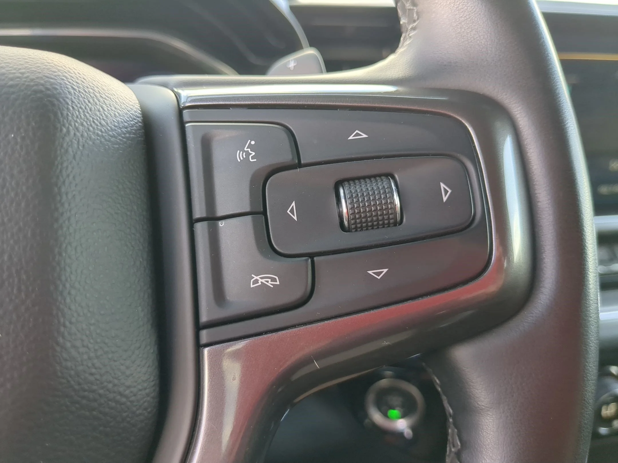 Used 2023 Iridescent Pearl Tricoat Chevrolet High Country image 18