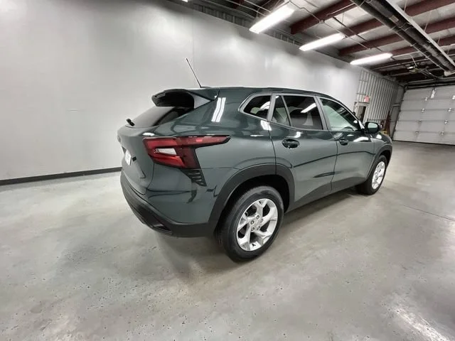2026 Chevrolet Trax LS - Photo 8