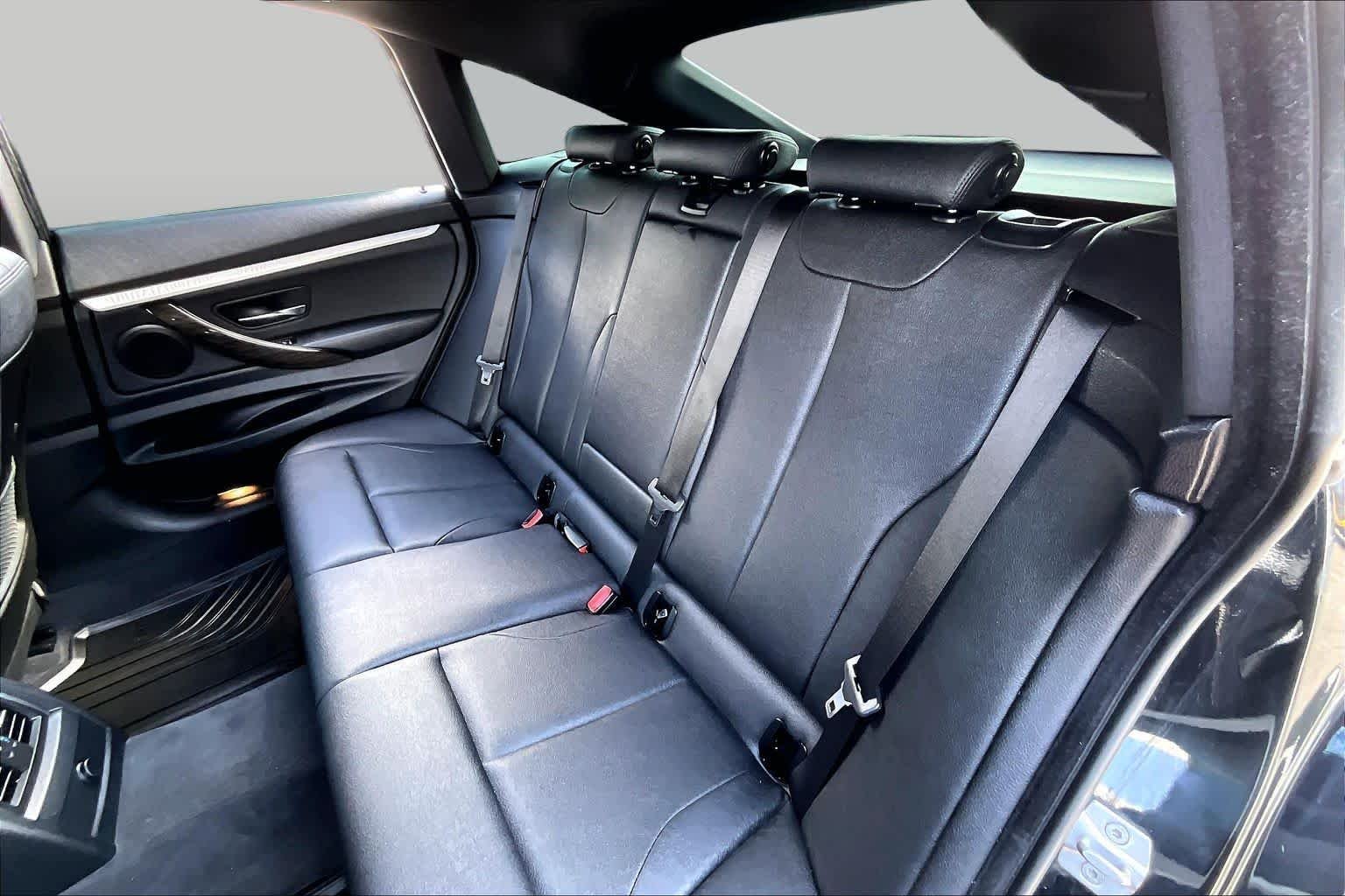 Used 2018 Black Sapphire Metallic BMW 330i xDrive image 20