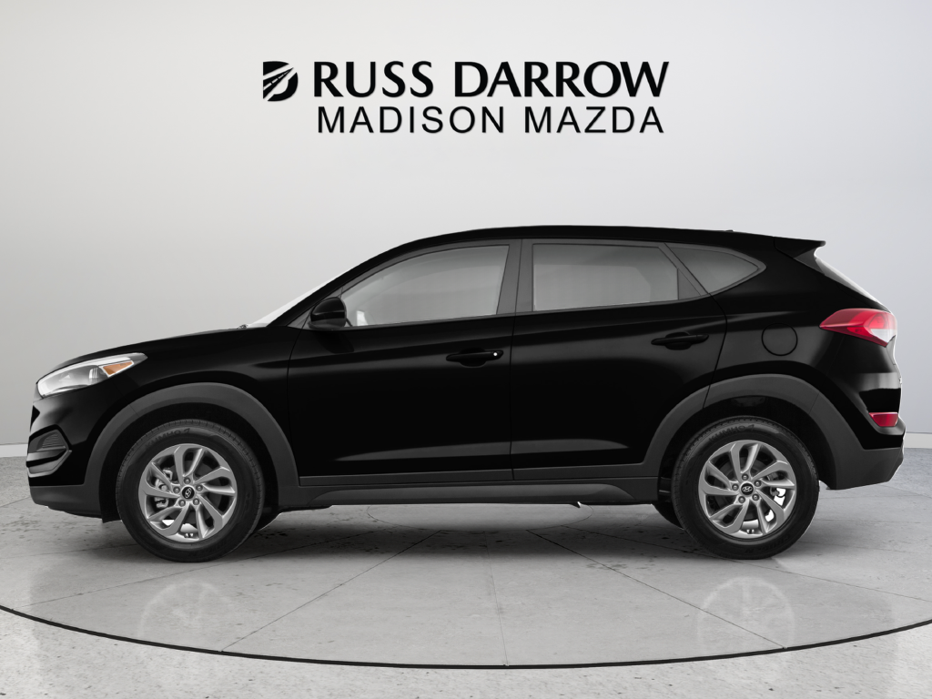 Used 2018 Black Hyundai SE image 2