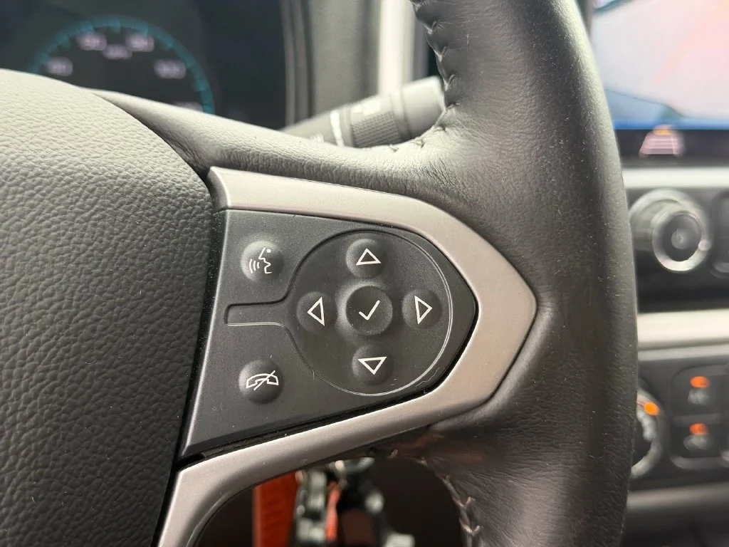 Used 2022 Black Chevrolet LT image 24