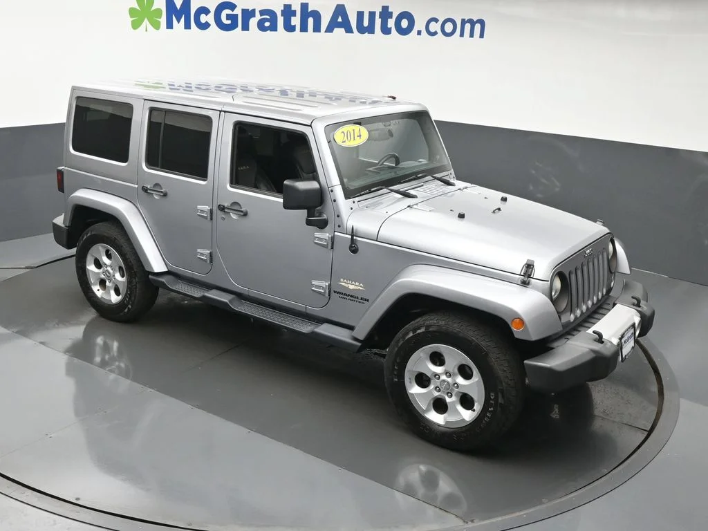 Used 2014 Gray Jeep Unlimited Sahara image 3