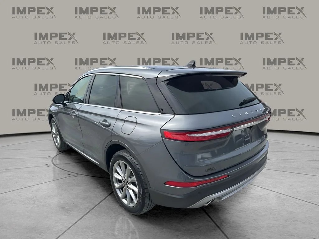 Used 2022 Gray Lincoln Standard image 3