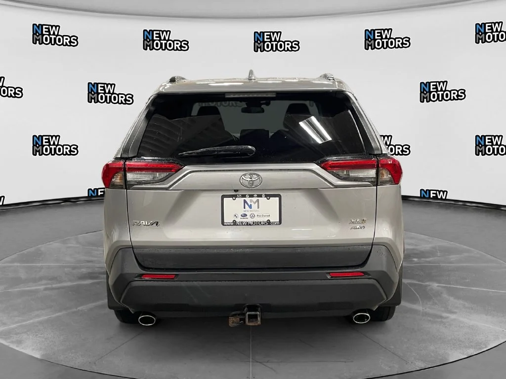 Used 2020 Silver Sky Metallic Toyota XLE image 4