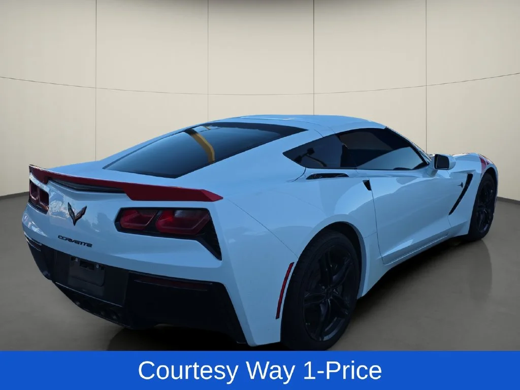 Used 2017 White Chevrolet Stingray image 8