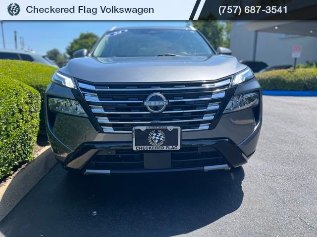 Used 2024 Gun Metallic Nissan Platinum image 13
