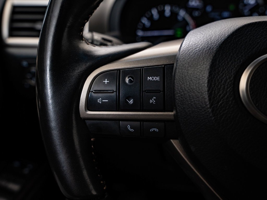 Used 2021 Black Lexus 460 image 27