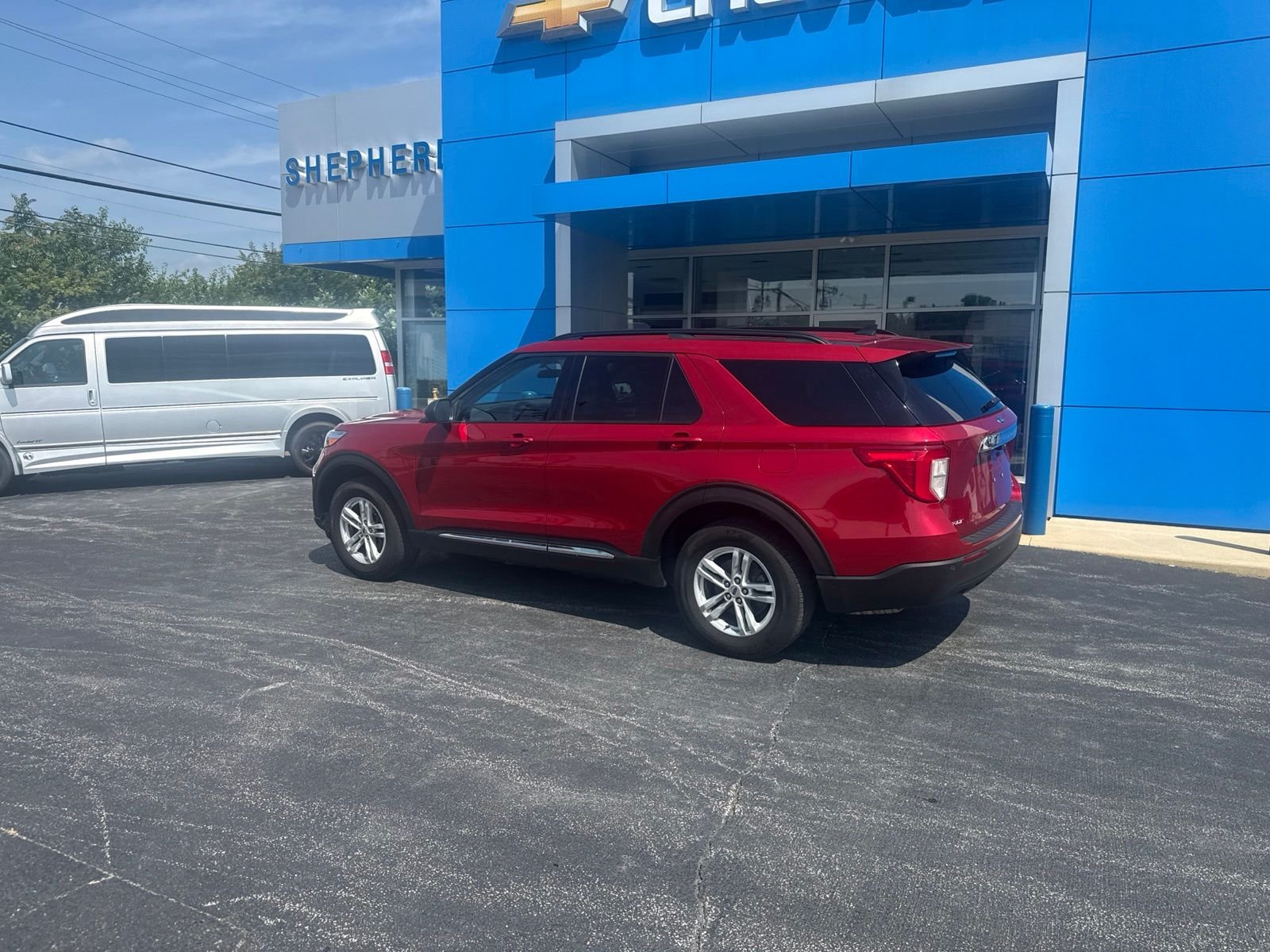 Used 2024 Red Ford XLT image 5