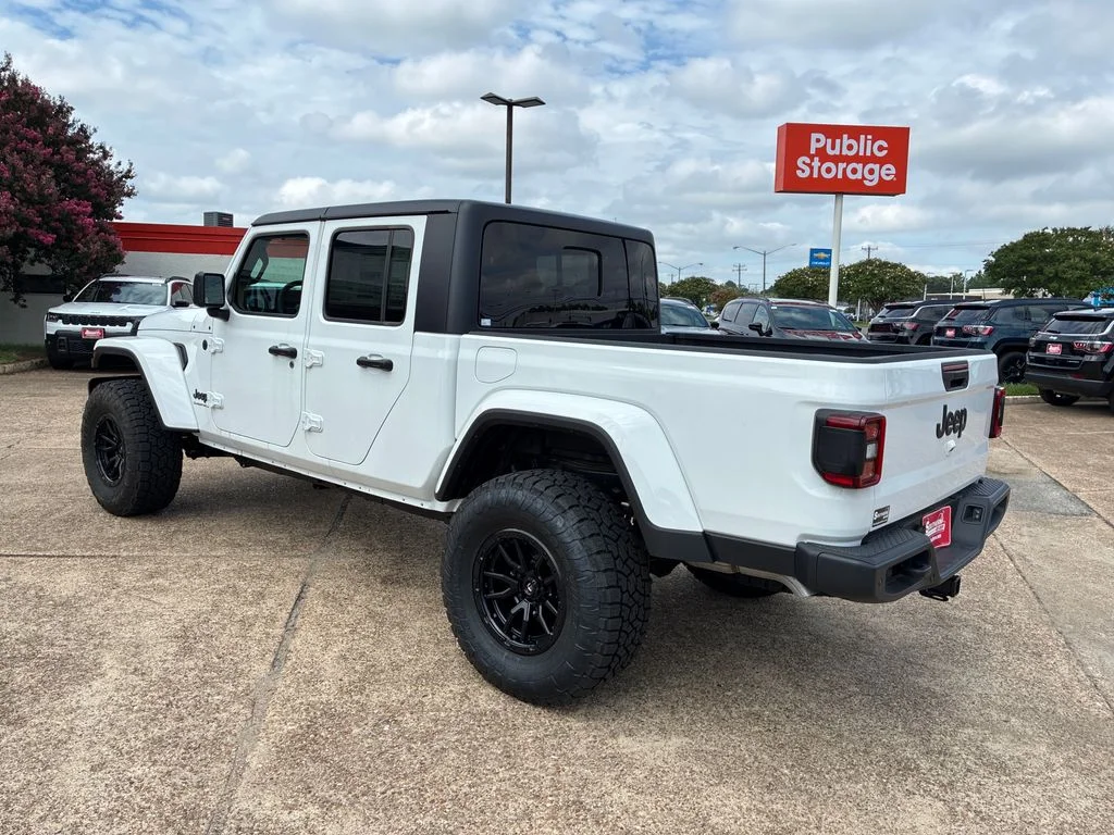 New 2026 Bright White Clear-Coat Exterior Paint Jeep Sport S image 3