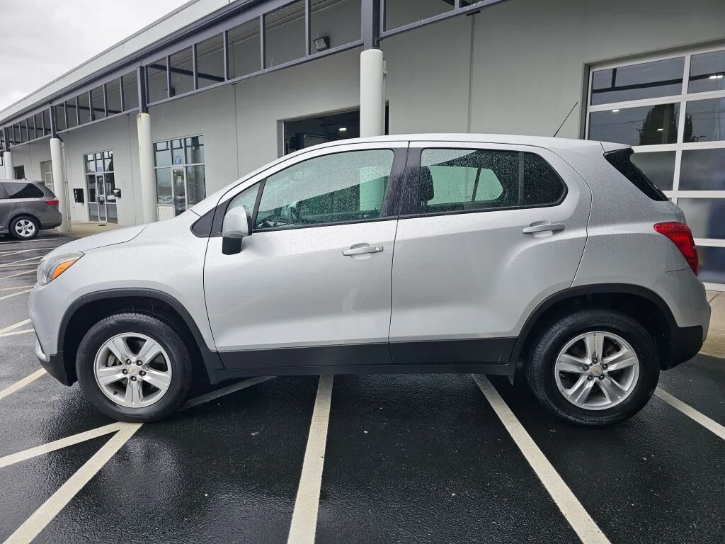 Used 2018 Chevrolet Trax LS with VIN KL7CJNSB9JB607202 for sale in Burlington, WA