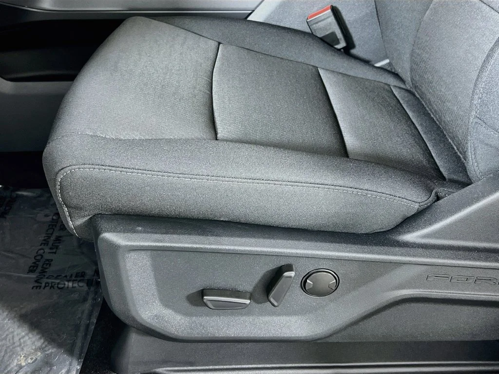 New 2026 Oxford White Ford XLT image 21