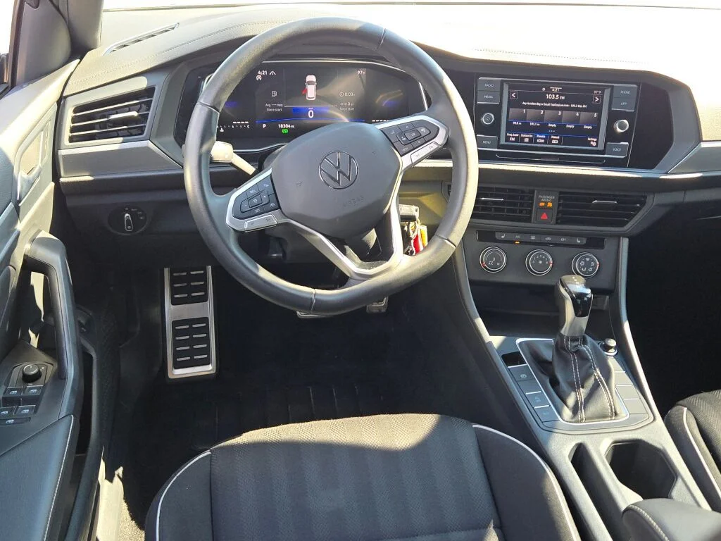 Used 2024 Silver Volkswagen 1.5T Sport image 16