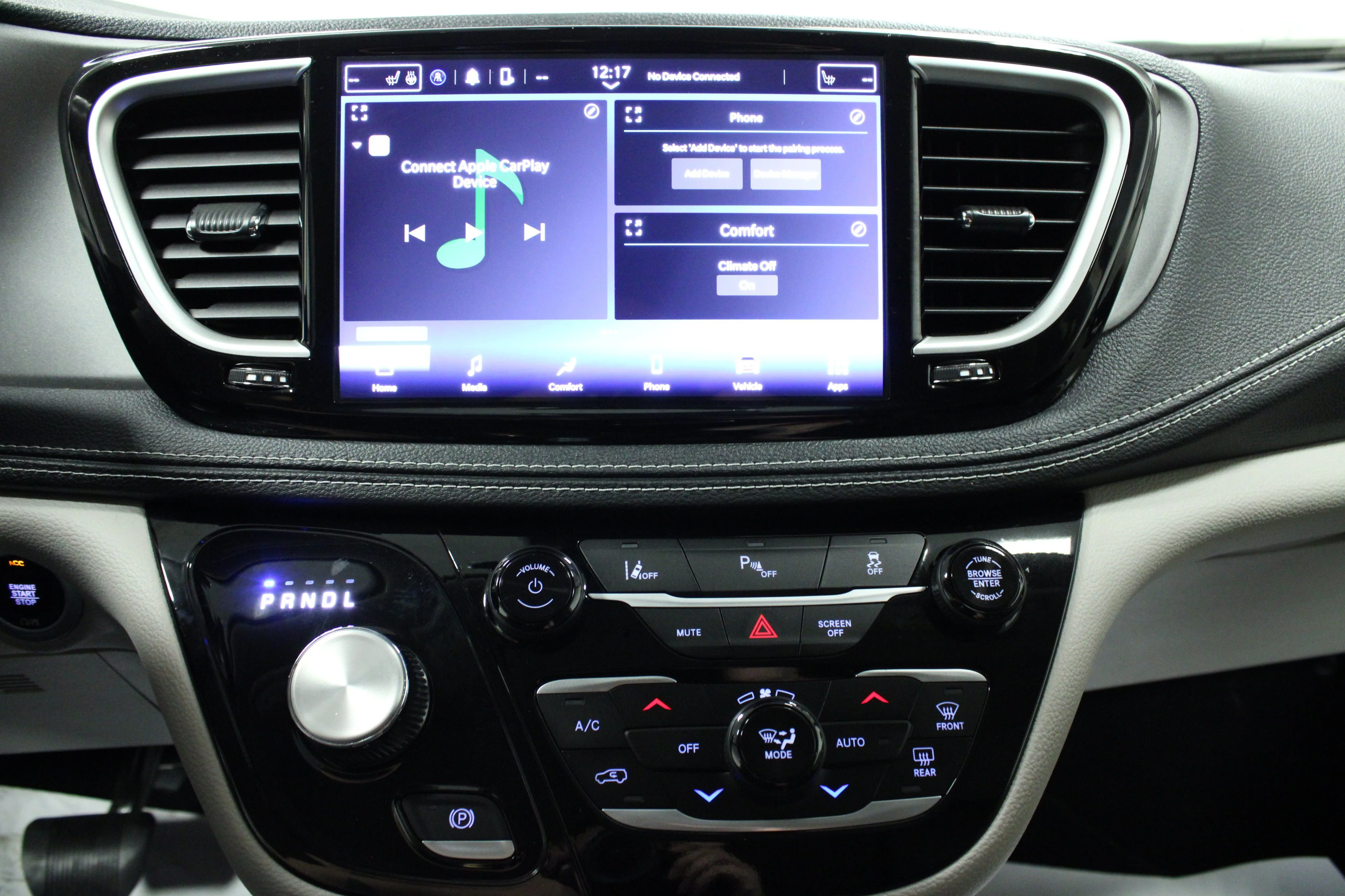 Used 2023 Brilliant Black Crystal Pearlcoat Chrysler Hybrid Touring L image 23
