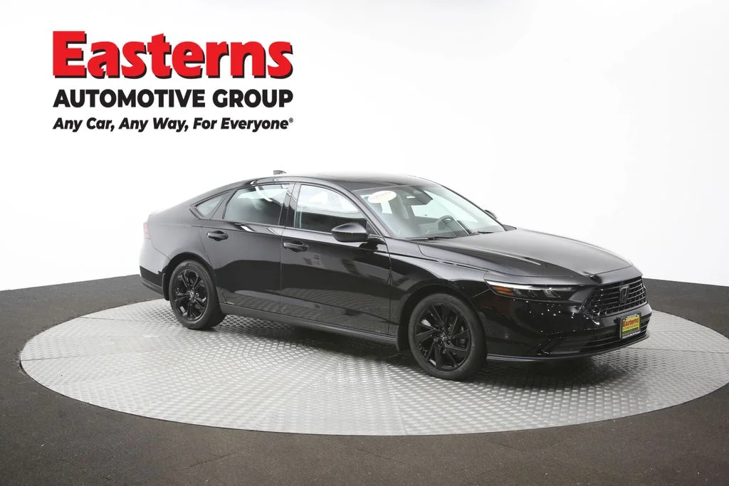 Used 2025 Black Honda SE image 48