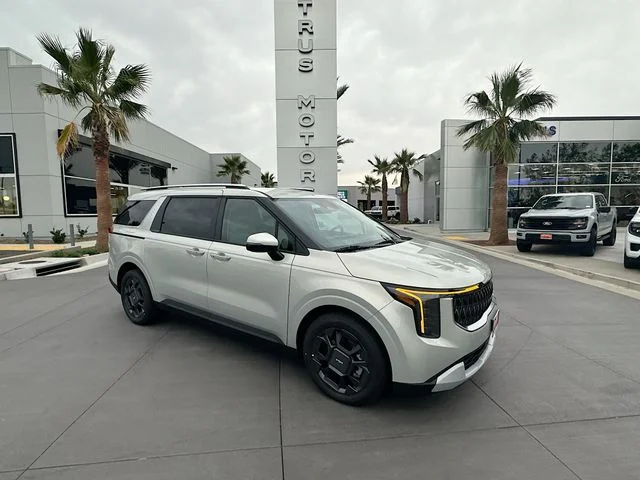 2026 Kia Sedona EX HEV's photo