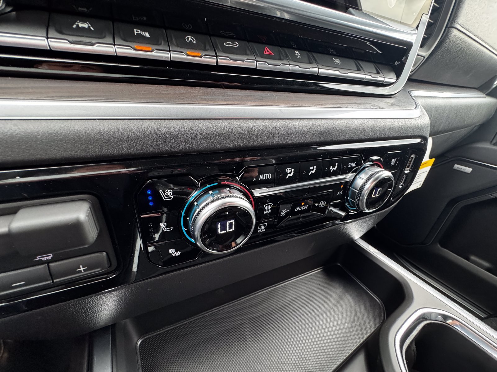 2026 GMC Sierra 1500 SLT - Photo 19