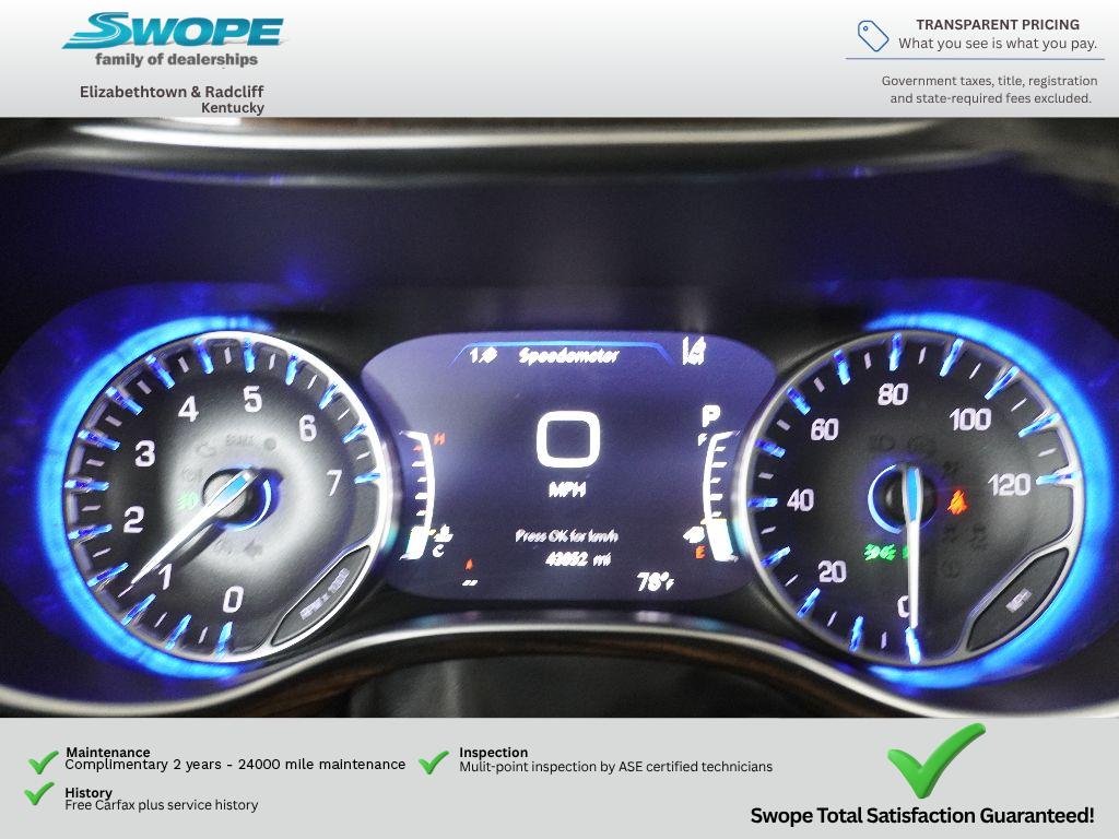 Used 2024 Silver Mist Clearcoat Chrysler Limited image 17