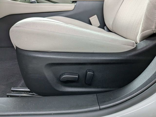 Used 2023 White Nissan 2.5 SV image 16