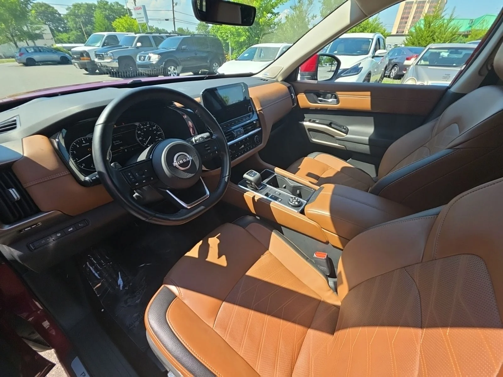 Used 2023 Red Nissan Platinum image 31