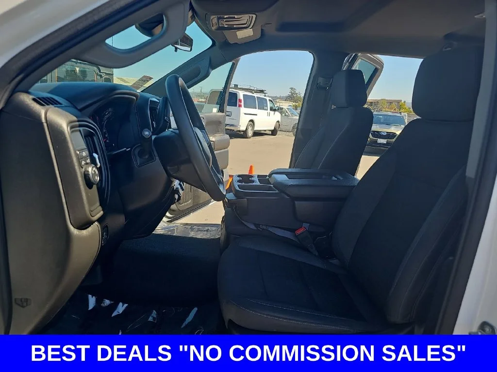 Used 2024 White Chevrolet Custom image 14