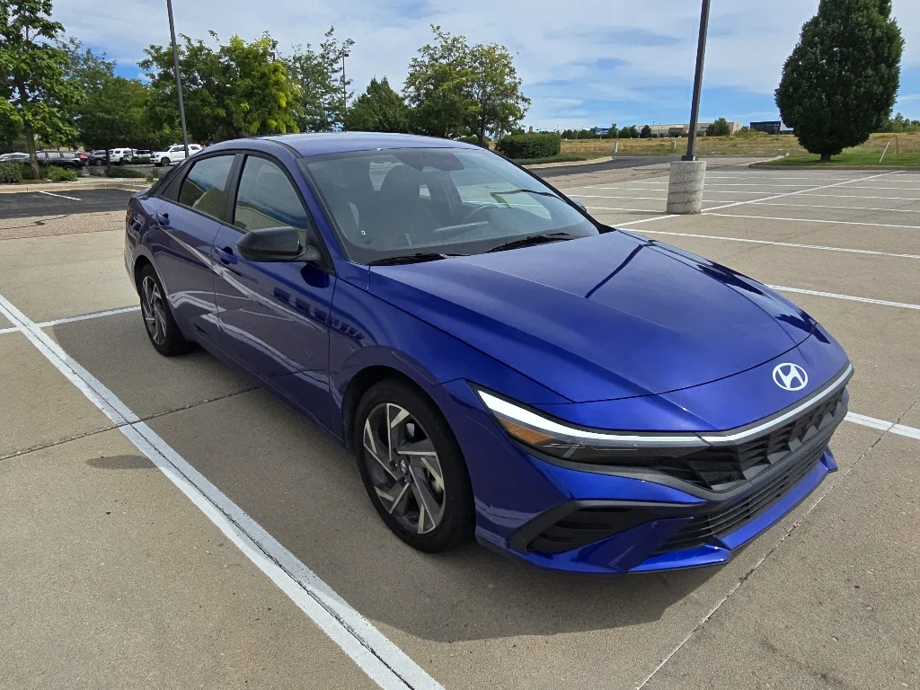 Used 2025 Intense Blue Hyundai SEL Sport image 8