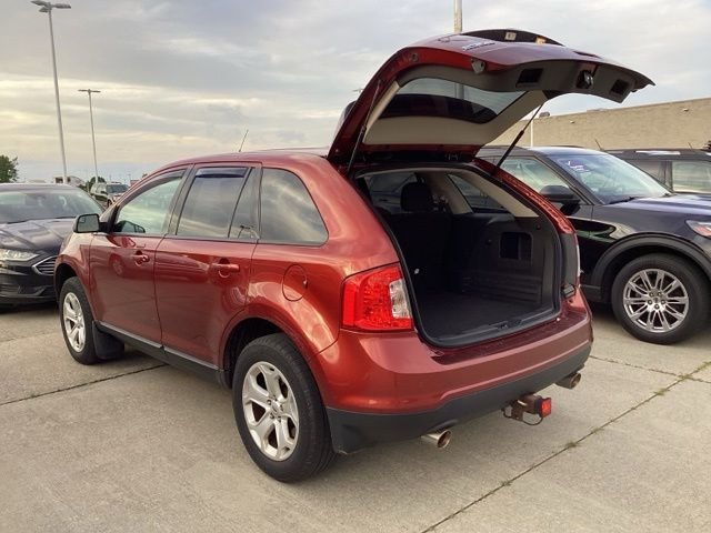 Used 2014  Ford SEL image 12