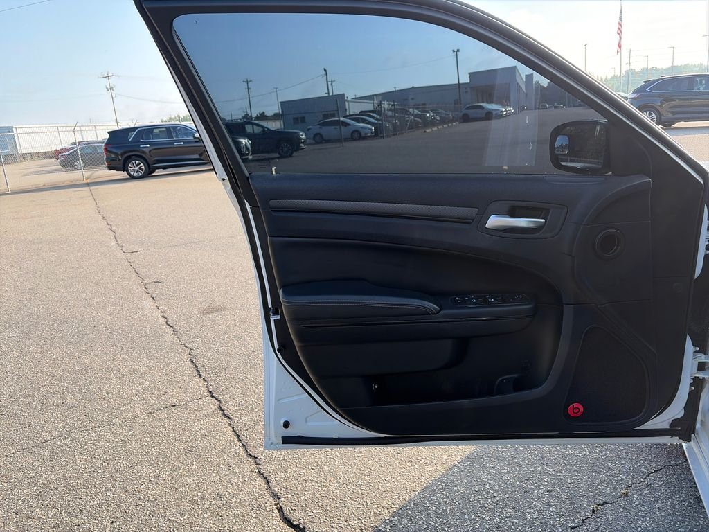 Used 2014 Ivory Chrysler S image 12