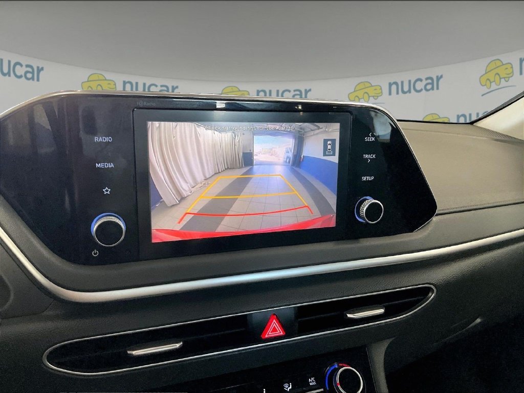 Used 2022 Red Hyundai SE image 19