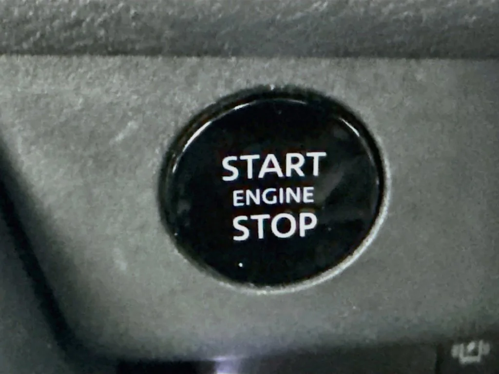 Used 2024 Gray Nissan Platinum image 19