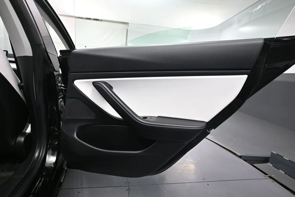Used 2018 Black Tesla Long Range image 38