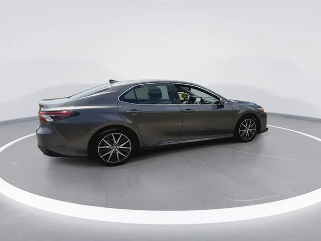 Used 2024  Toyota XLE image 11