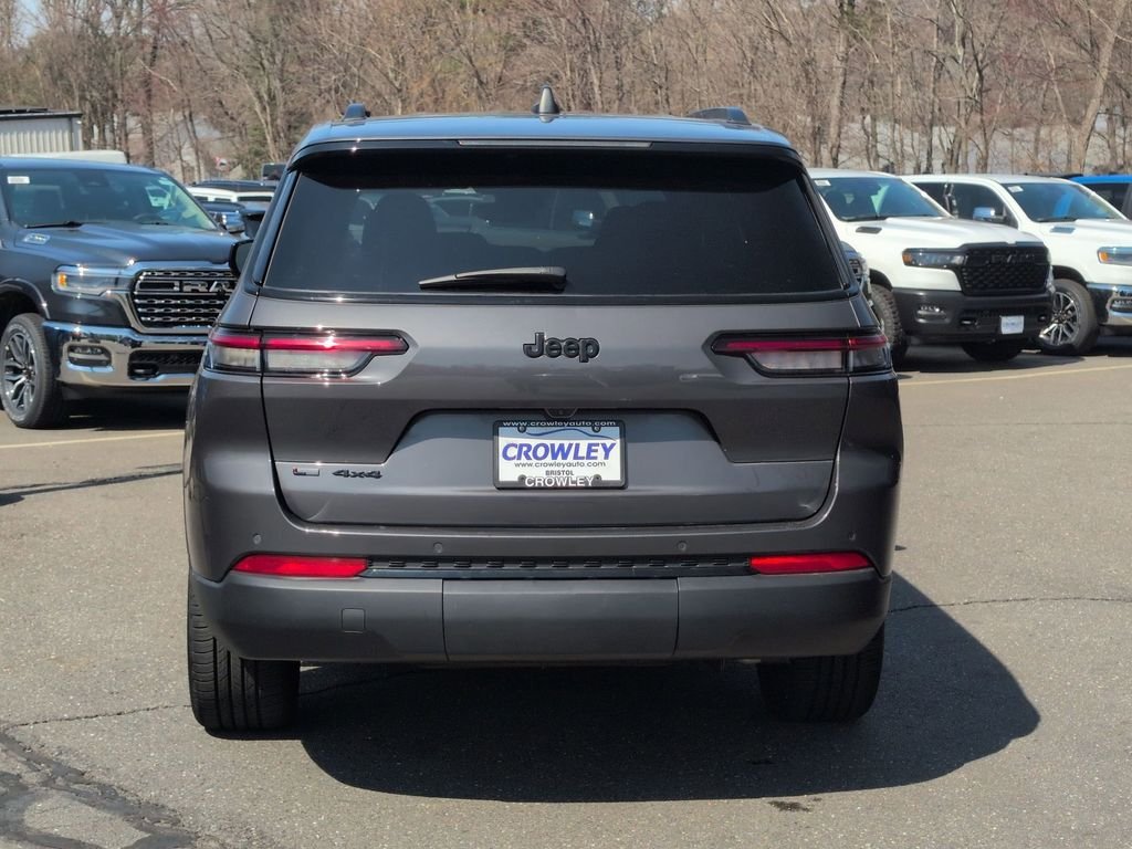 Used 2023 Gray Jeep Altitude image 4