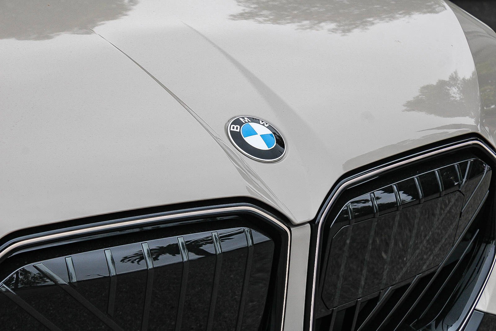 New 2026 Dune Grey Metallic BMW 30 xDrive image 9