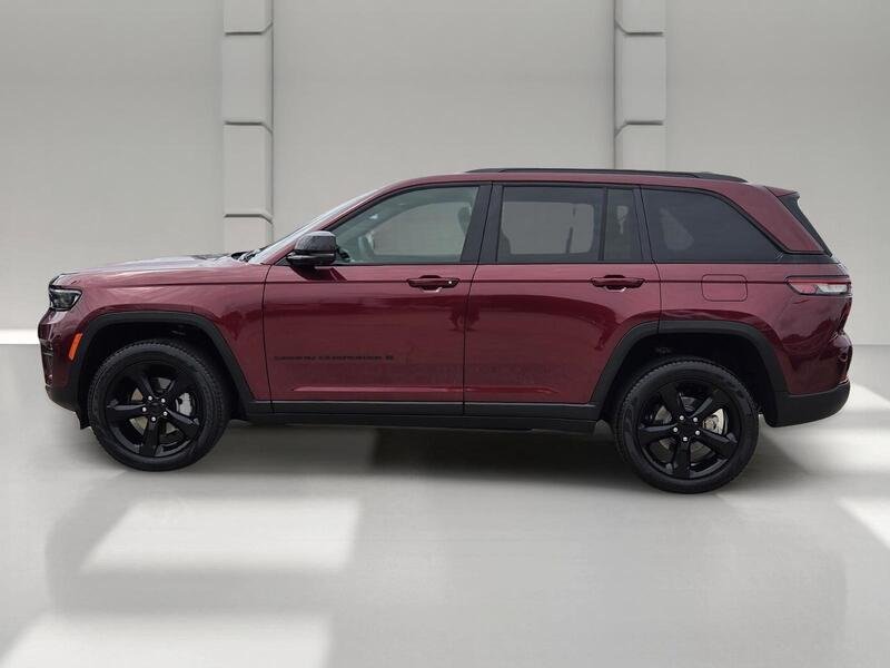 Used 2024 Velvet Red Pearlcoat JEEP LIMITED 4X4 image 2