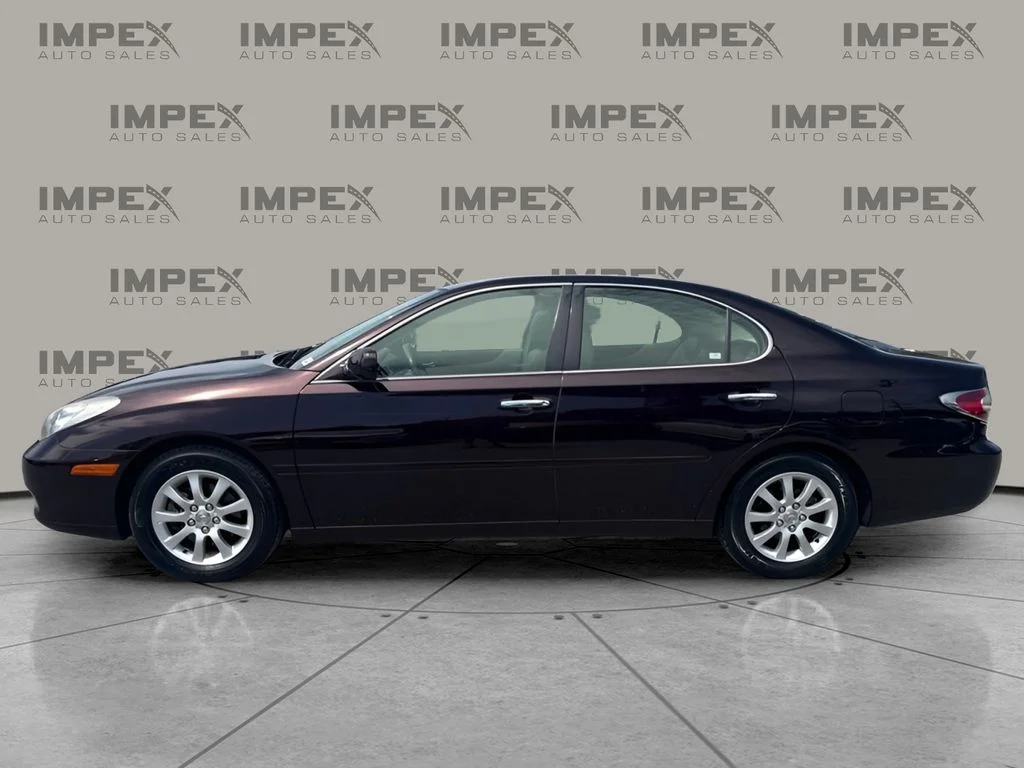 Used 2002 Red Lexus 300 image 2