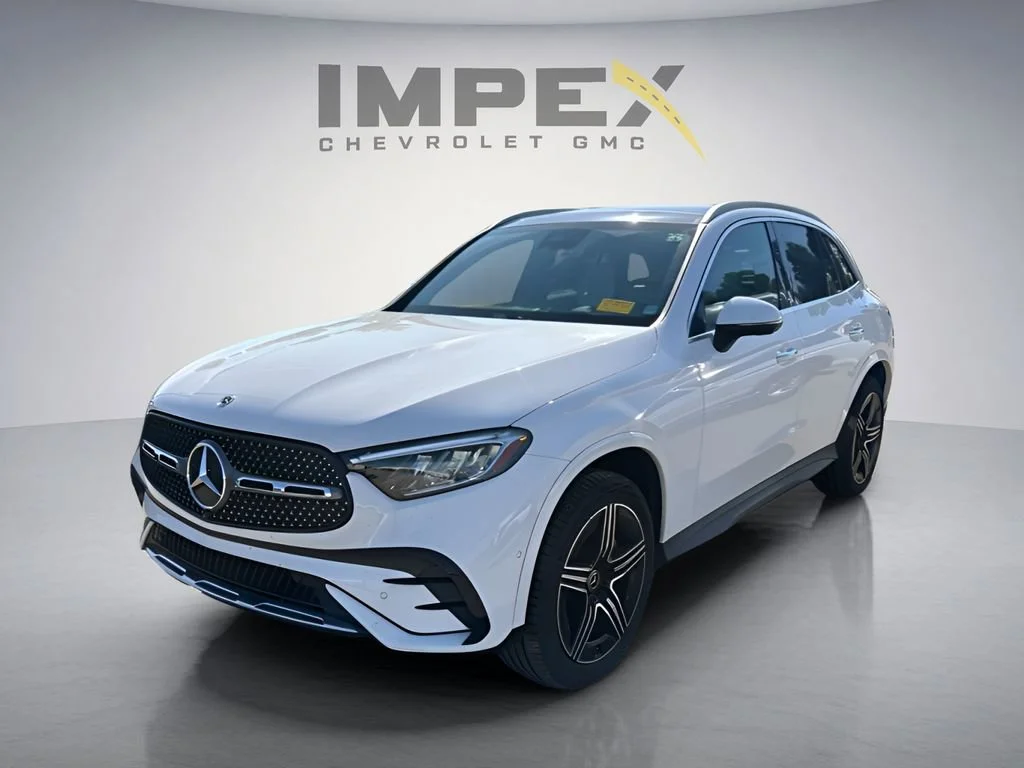 Used 2023 White Mercedes-Benz GLC 300 image 1