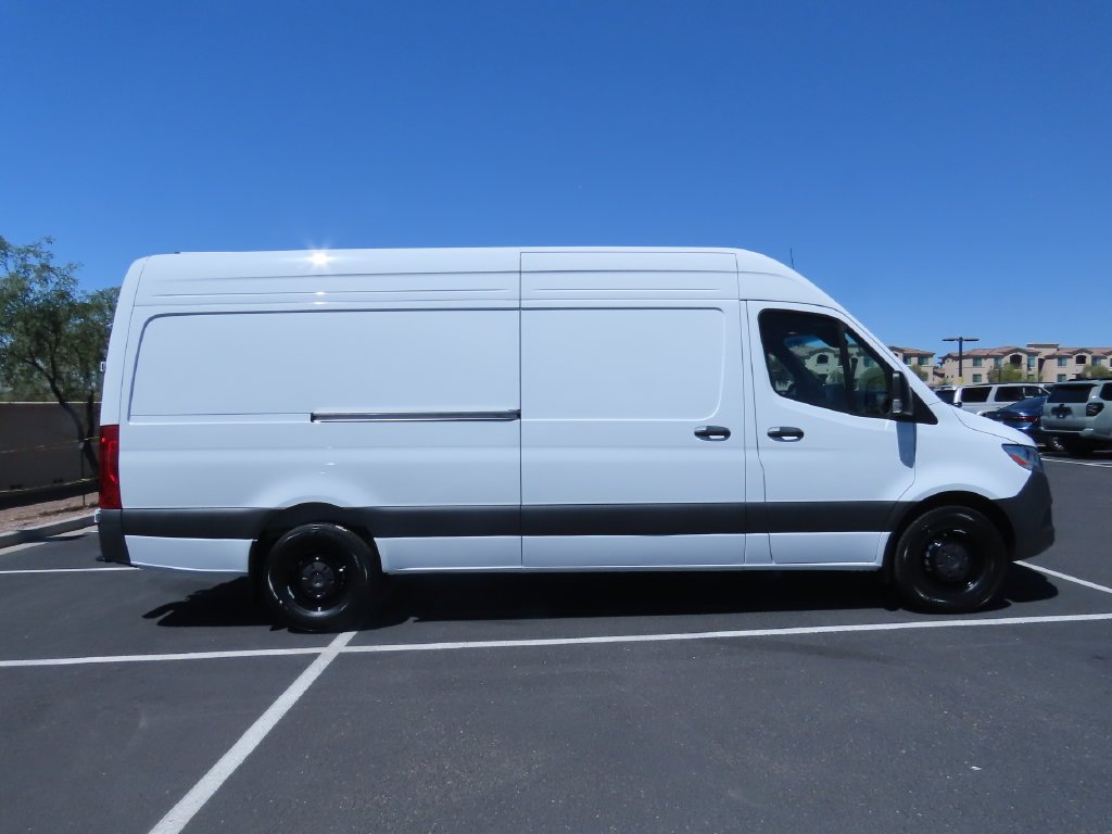 Used 2024 Arctic White Mercedes-Benz Cargo 170 WB image 4