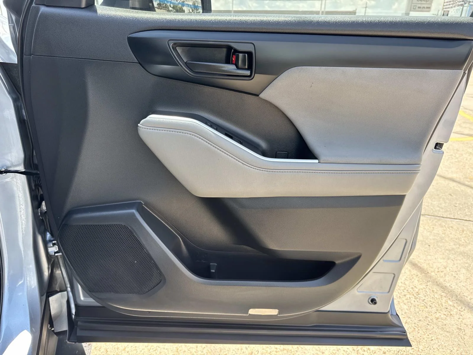 Used 2021 Moon Dust Toyota L image 13