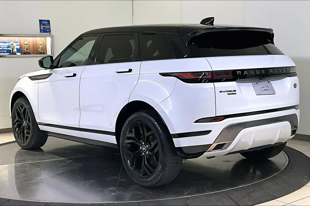 Used 2020 White Land Rover R-Dynamic HSE image 12