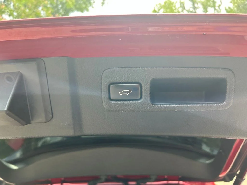 Used 2015 Red Lexus 200t image 32