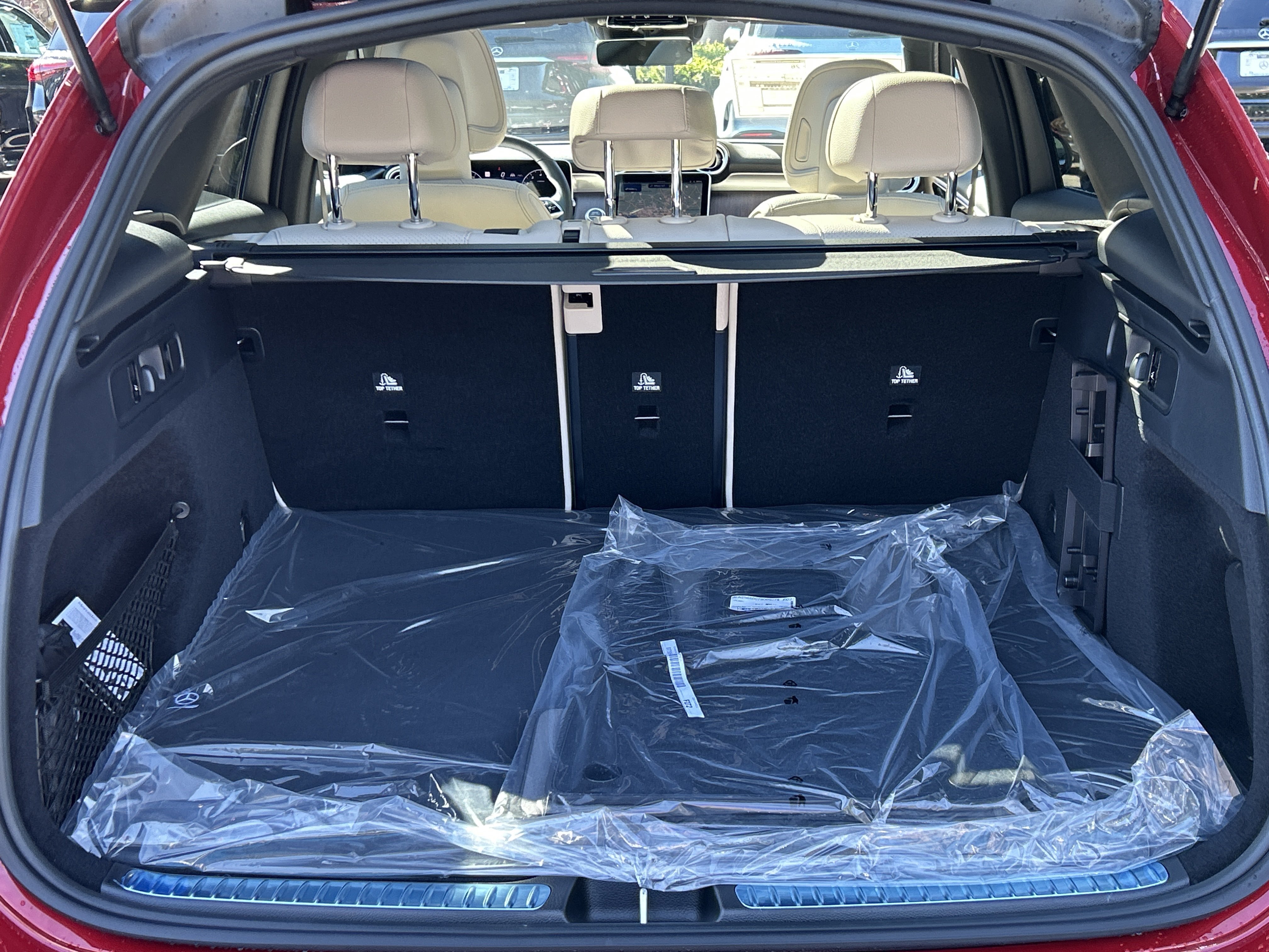 New 2026 MANUFAKTUR Patagonia Red Metallic Mercedes-Benz GLC 300 4MATIC® SUV image 9