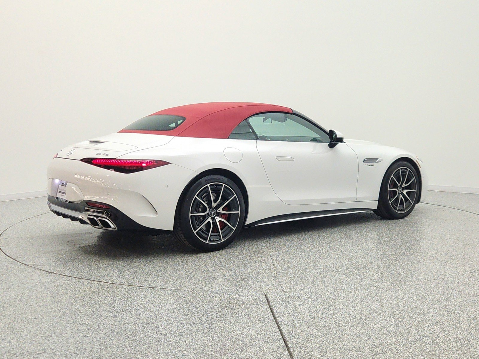 Certified Used 2023 MANUFAKTUR Moonlight White Metallic Mercedes-Benz AMG® SL 55 Roadster image 5