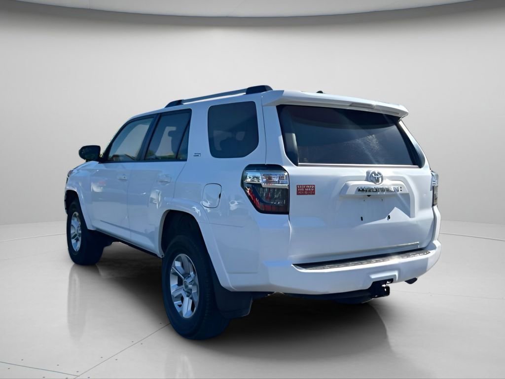 Used 2023 Ice Toyota SR5 image 6