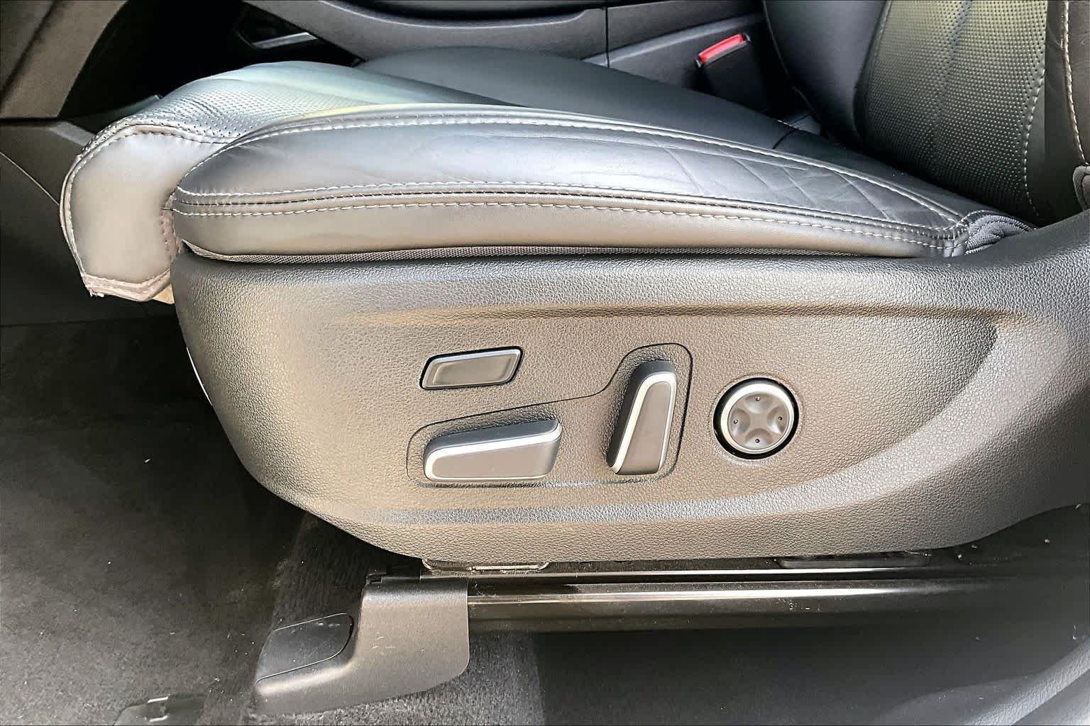 Certified Used 2022 Quartz White Hyundai Calligraphy image 32