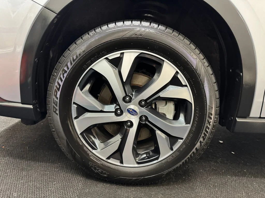 Used 2021 Silver Subaru Limited image 13