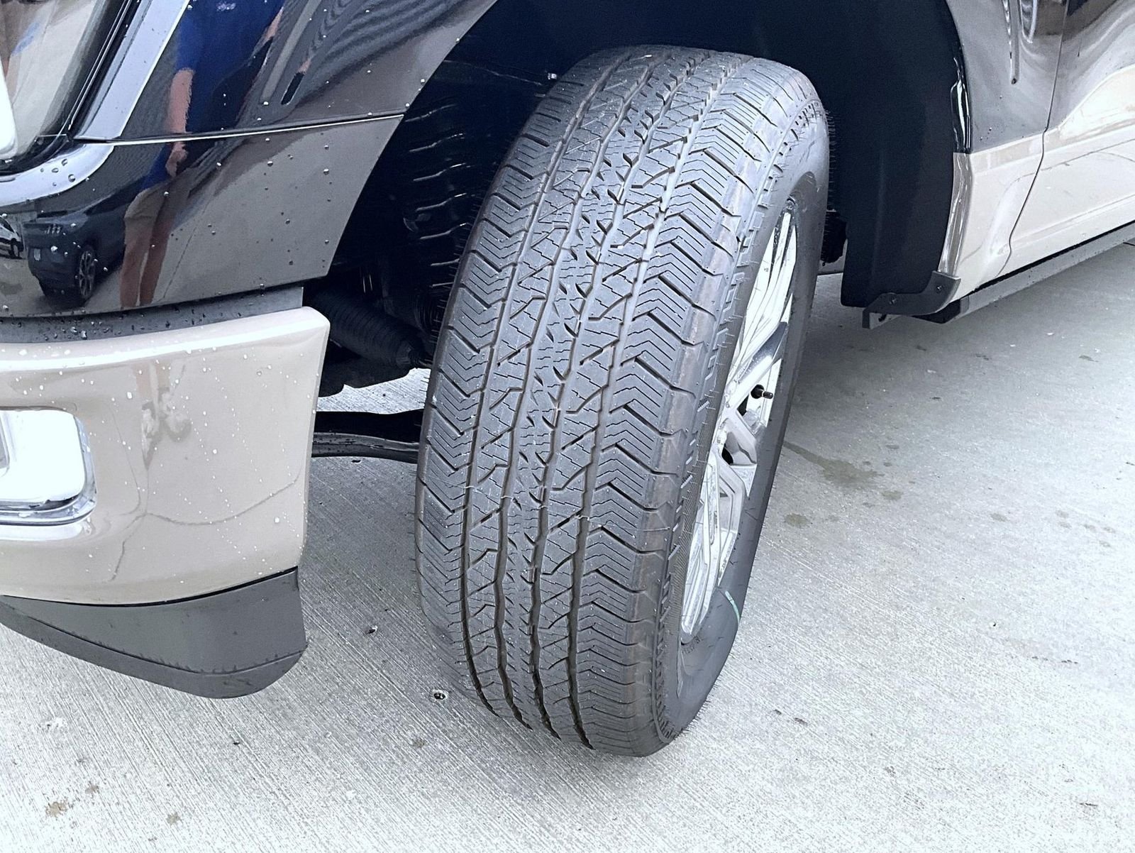 New 2026 Agate Black Metallic Ford King Ranch image 26
