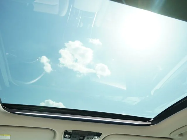 Used 2023 White Kia SX image 17