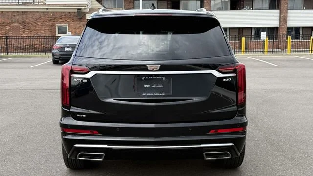 Used 2022 Stellar Black Metallic Cadillac Premium Luxury image 7